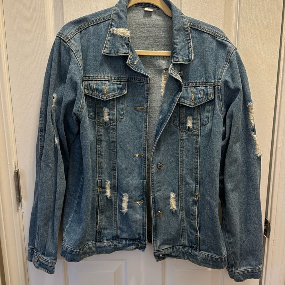 Women’s Distressed Denim Jean Jacket NEW Large